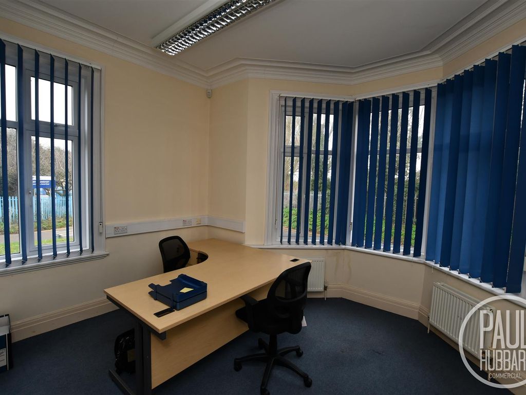 Office to let in School Road, Lowestoft NR33, £12,000 pa