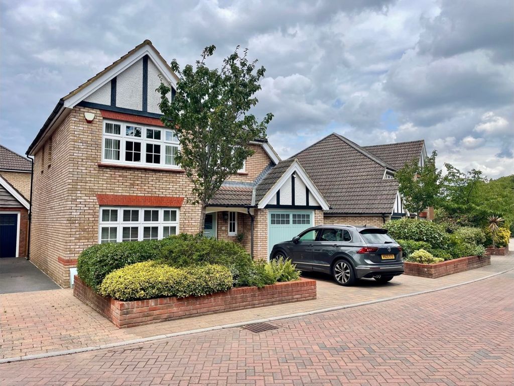 4 bed detached house for sale in Long Wood Meadows, Bristol BS16, £725,000