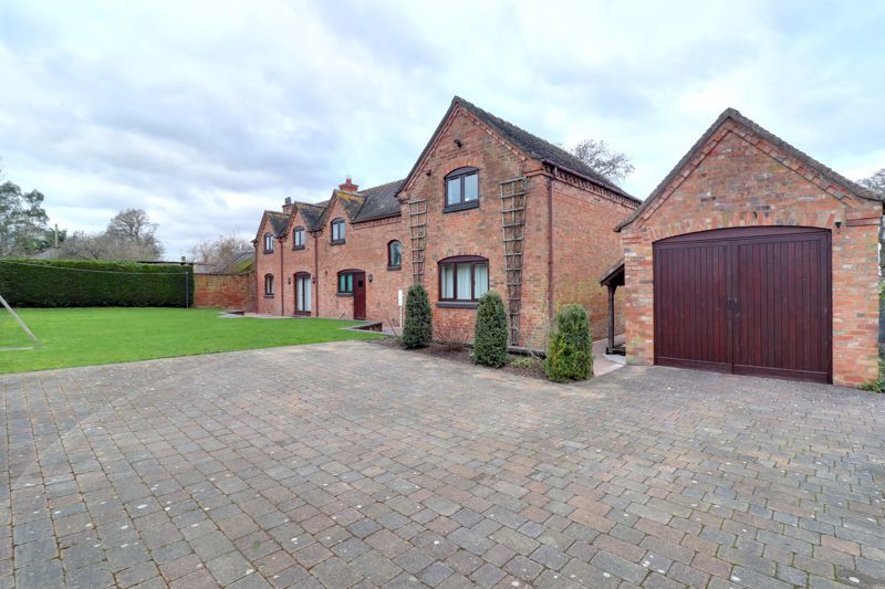 4 bed barn conversion for sale in Long Lane, Derrington, Stafford ST18, £650,000