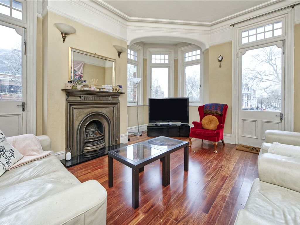 4 bed flat for sale in Brook Green, London W6, £1,200,000