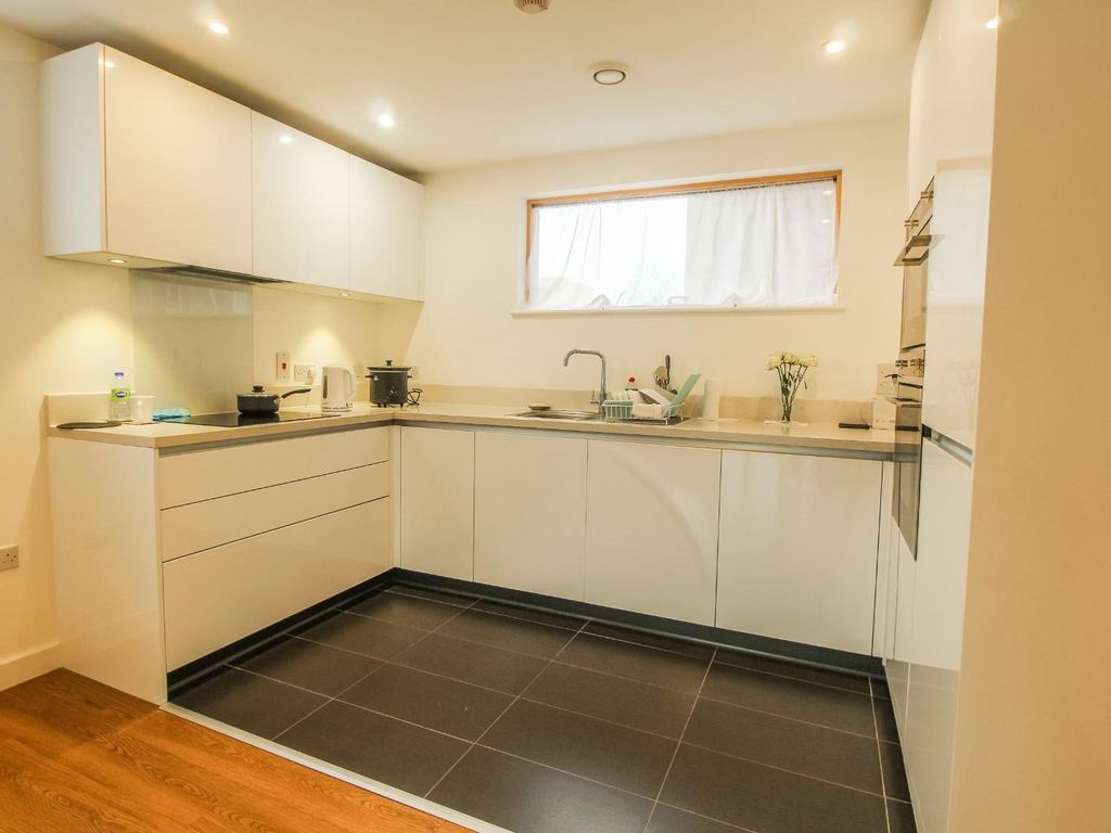 1 bed flat for sale in Addenbrookes Road, Trumpington, Cambridge CB2, £295,000