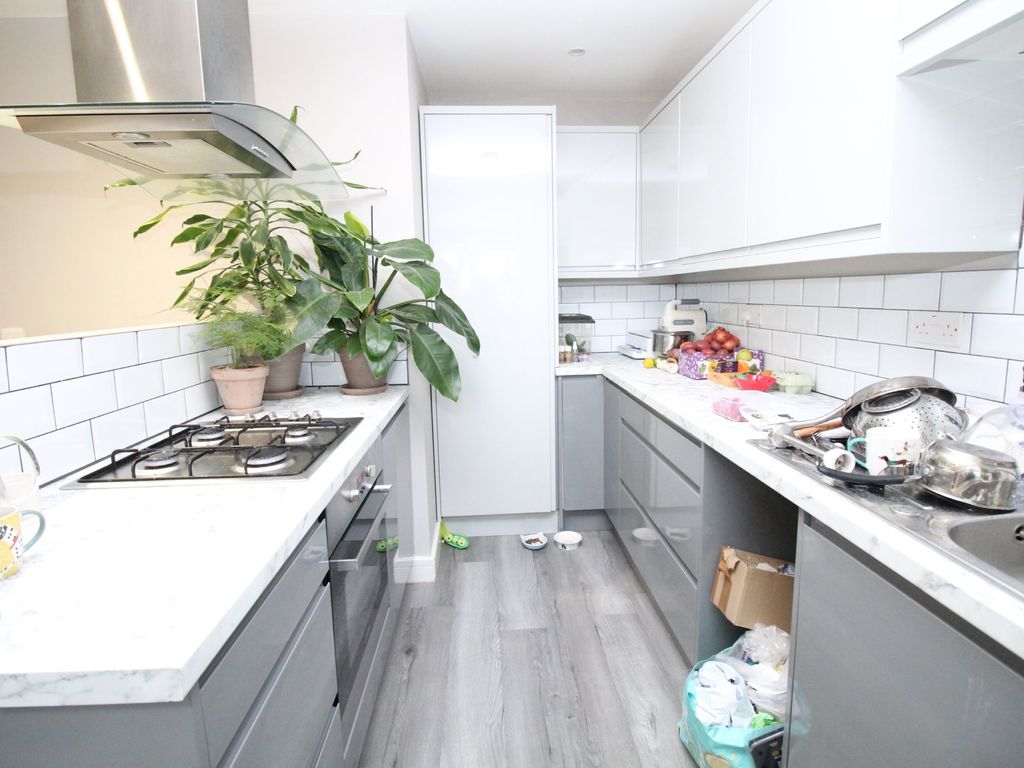 1 bed flat for sale in May Road, Brighton BN2, £240,000
