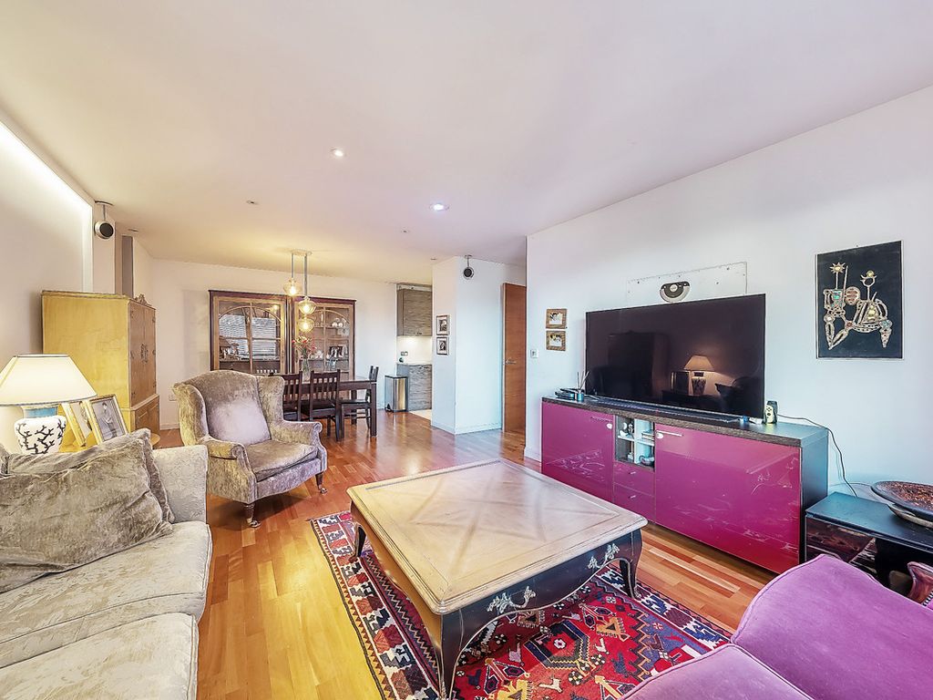 3 bed flat for sale in Poole Street, London N1, £875,000