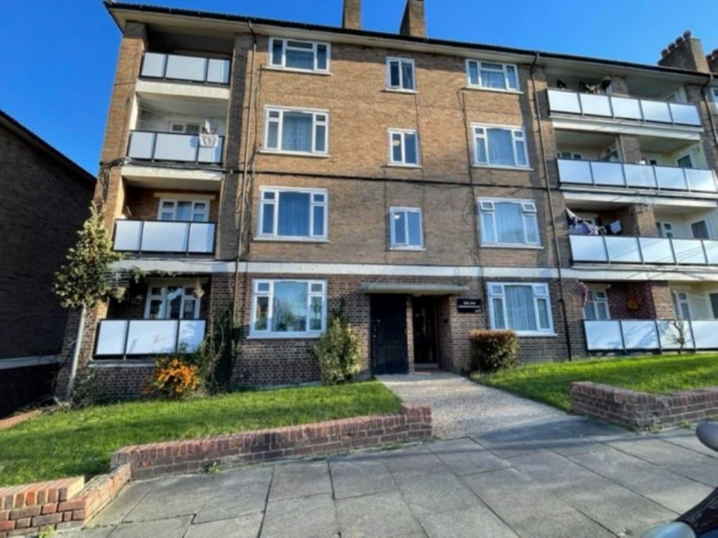 2 bed flat to rent in Commonwealth Way, Abbeywood SE2, £1,400 pcm