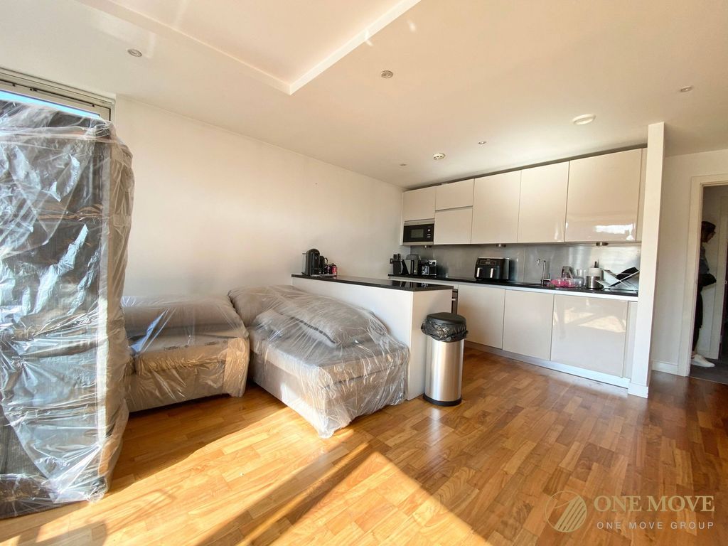 2 bed flat for sale in The Quays, City Loft M50, £270,000
