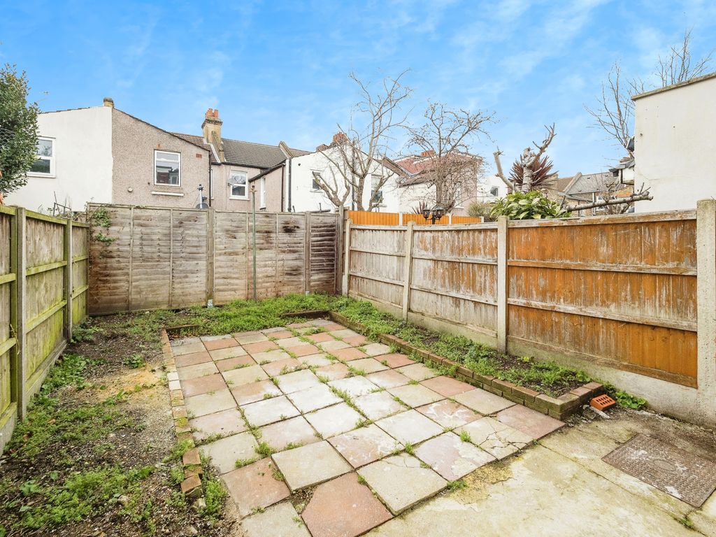 5 bed terraced house for sale in Liddington Road, London E15, £800,000