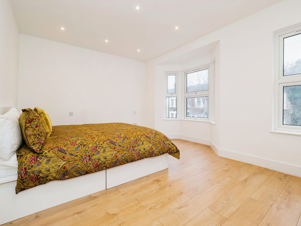 5 bed terraced house for sale in Liddington Road, London E15, £800,000