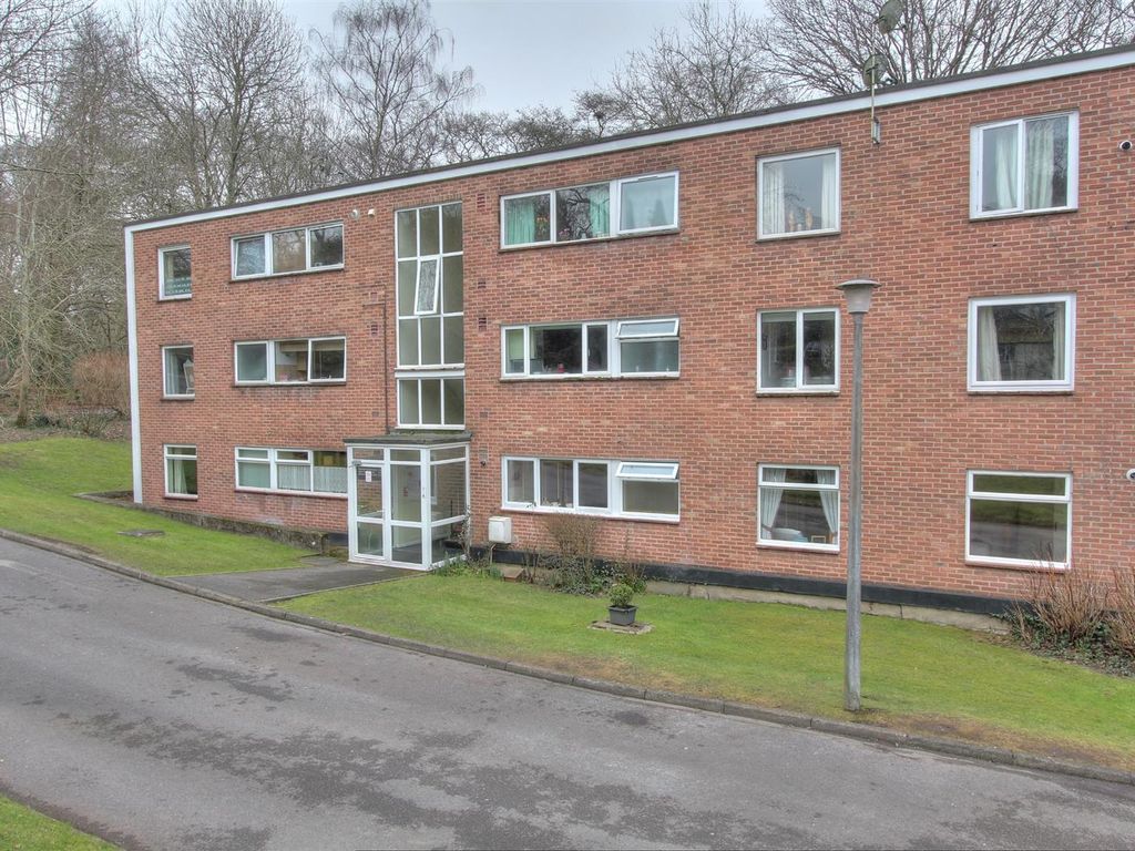 2 bed flat for sale in Hiltingbury Road, Hiltingbury, Chandler's Ford SO53, £200,000