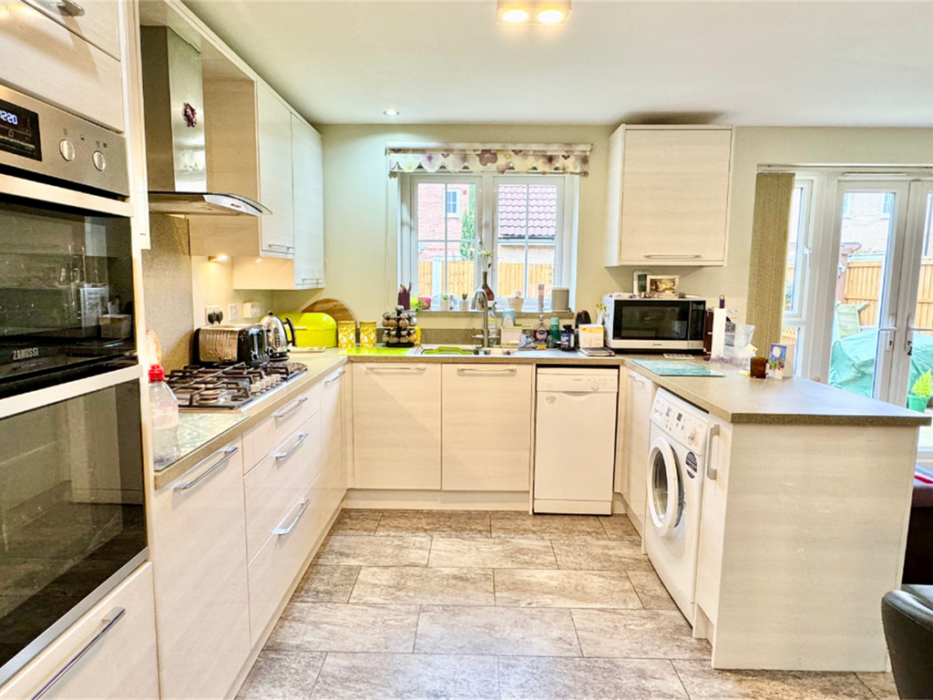 4 bed detached house for sale in Perkins Way, Beeston NG9, £460,000