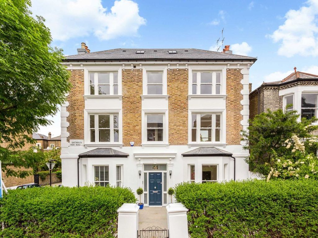 3 bed flat for sale in Dartmouth Park Road, London NW5, £1,450,000