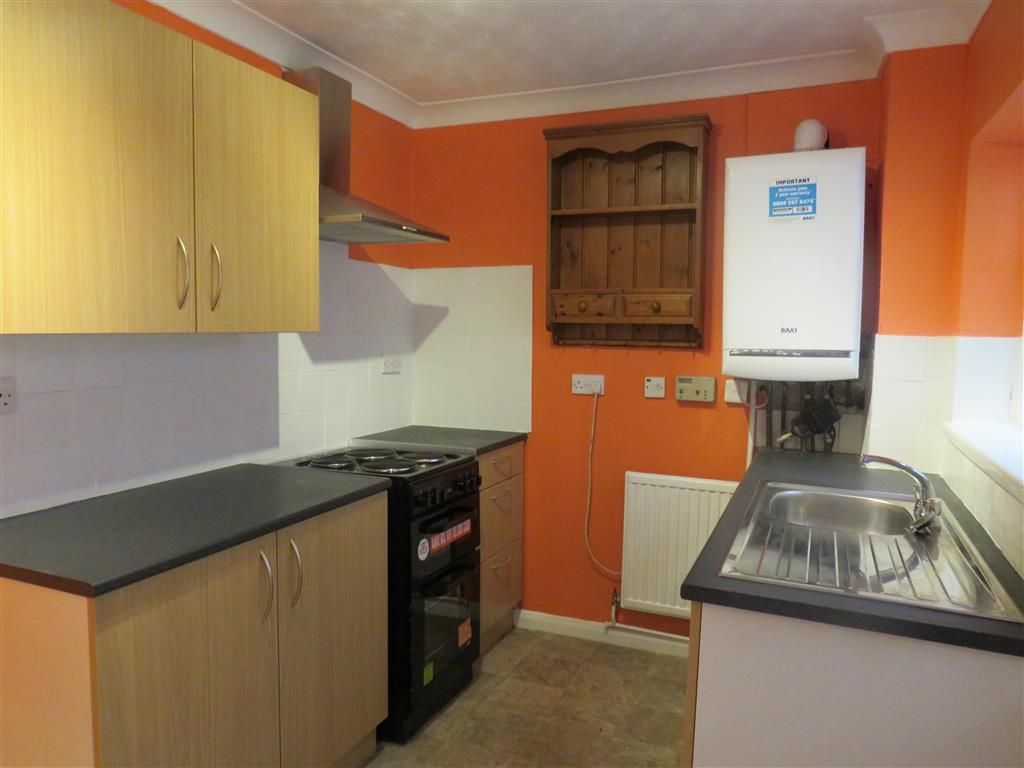 2 bed property to rent in Paston Lane, Peterborough PE4, £900 pcm