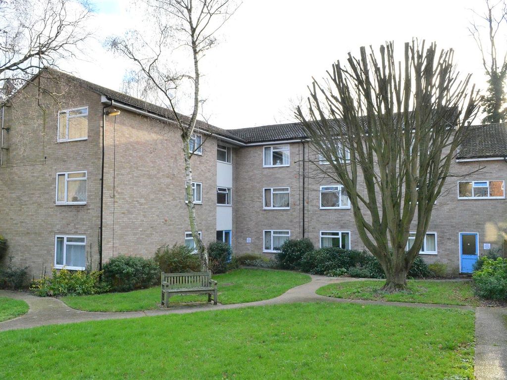 1 bed flat for sale in Stephen Cranfield Close, Rowhedge, Colchester CO5, £105,000