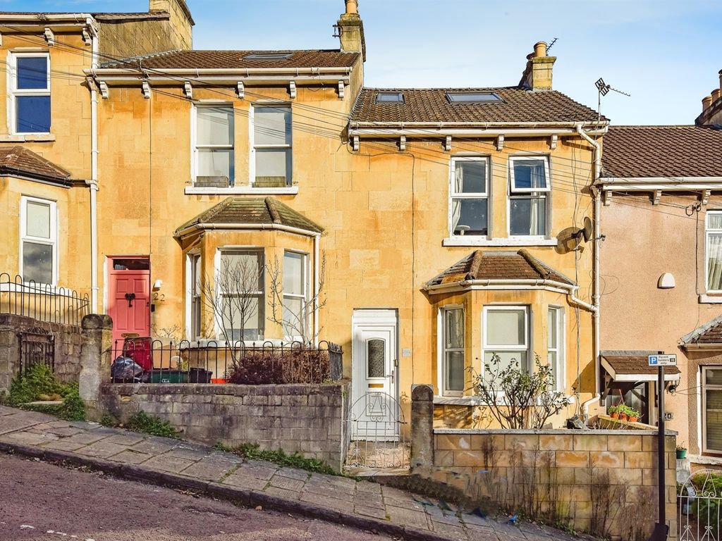3 bed terraced house for sale in Clarence Street, Bath BA1, £600,000