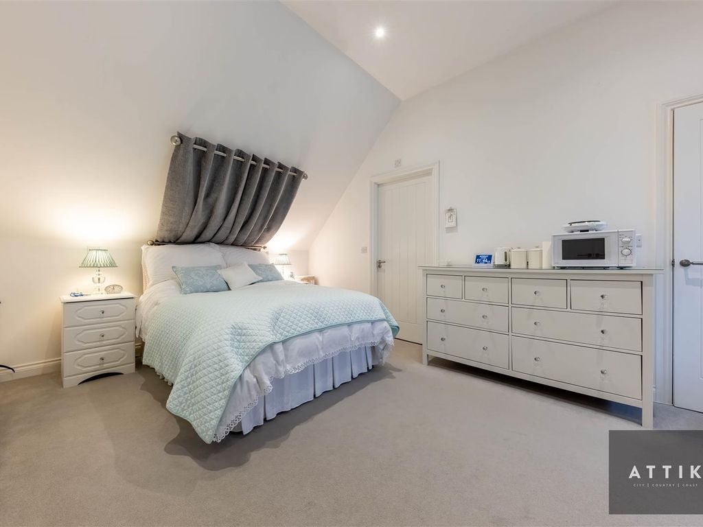 6 bed detached house for sale in Bankside Way, Barnham Broom, Norwich NR9, £750,000
