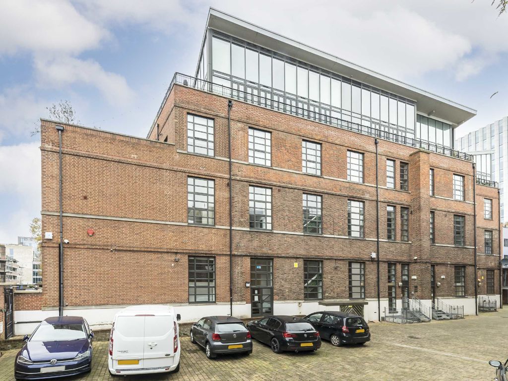 2 bed flat for sale in Surrey Row, London SE1, £900,000