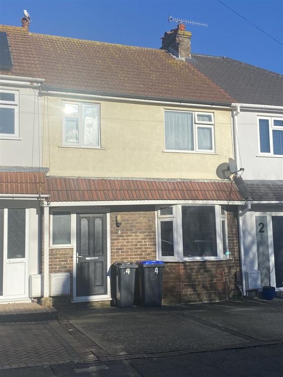3 bed terraced house to rent in Fifth Avenue, Lancing BN15, £1,450 pcm