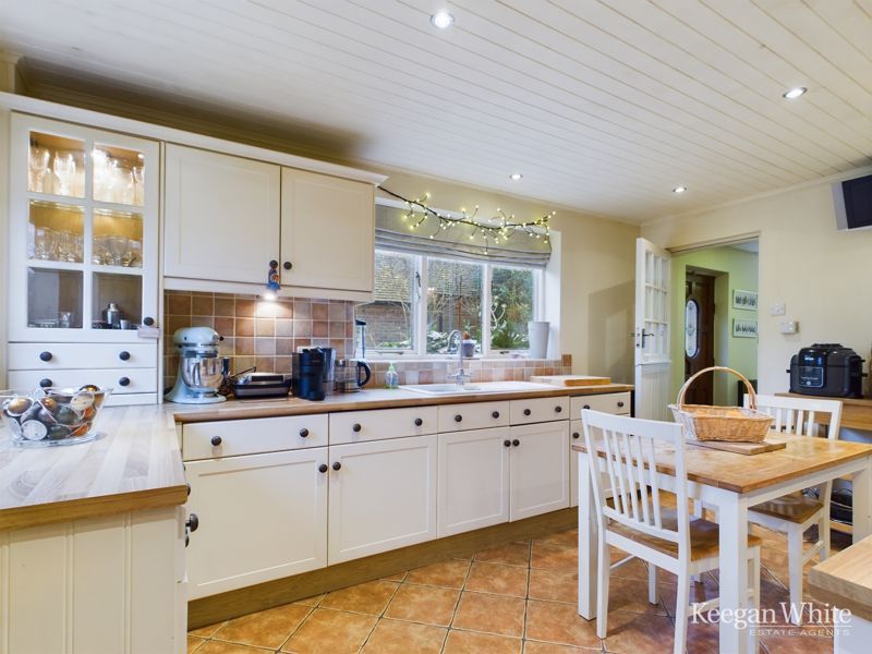 3 bed detached house for sale in Chapel Lane, Naphill, High Wycombe HP14, £800,000