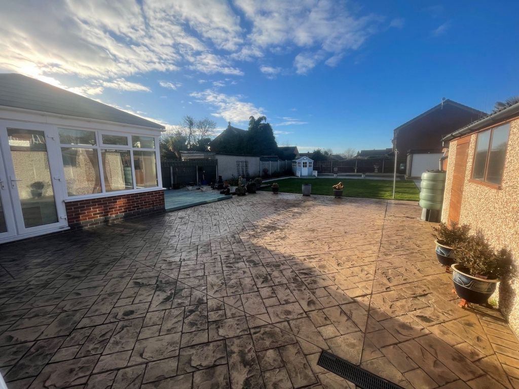 2 bed bungalow for sale in Curzon Street, Long Eaton NG10, £300,000