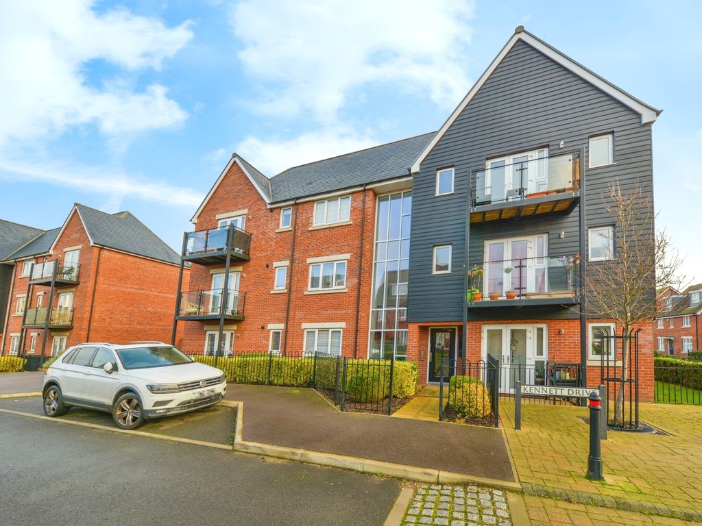1 bed flat for sale in Kennett Drive, Biggleswade, Bedfordshire SG18, £225,000