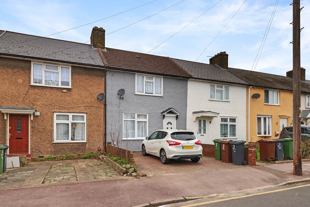3 bed terraced house for sale in Greenfield Road, Dagenham RM9, £400,000