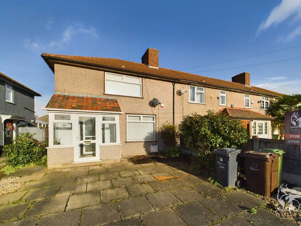3 bed end terrace house for sale in Arden Crescent, Dagenham RM9, £375,000