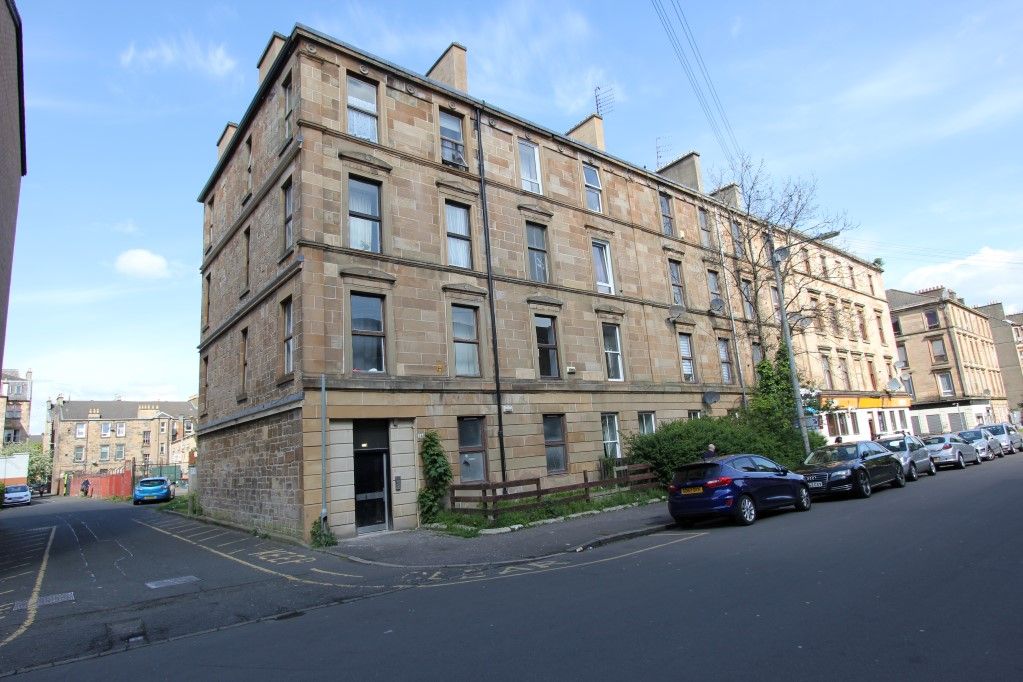 1 bed flat for sale in Langside Road, Glasgow G42, £79,950