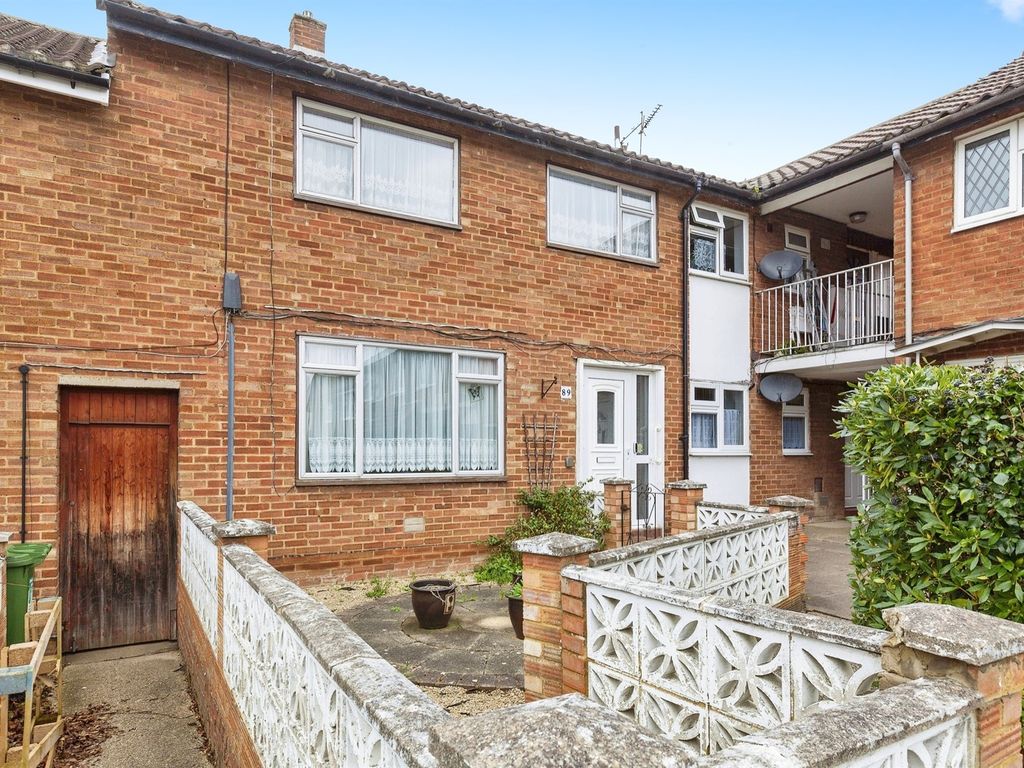 3 bed terraced house for sale in Wordsworth Road, Burnham, Slough SL2, £365,000