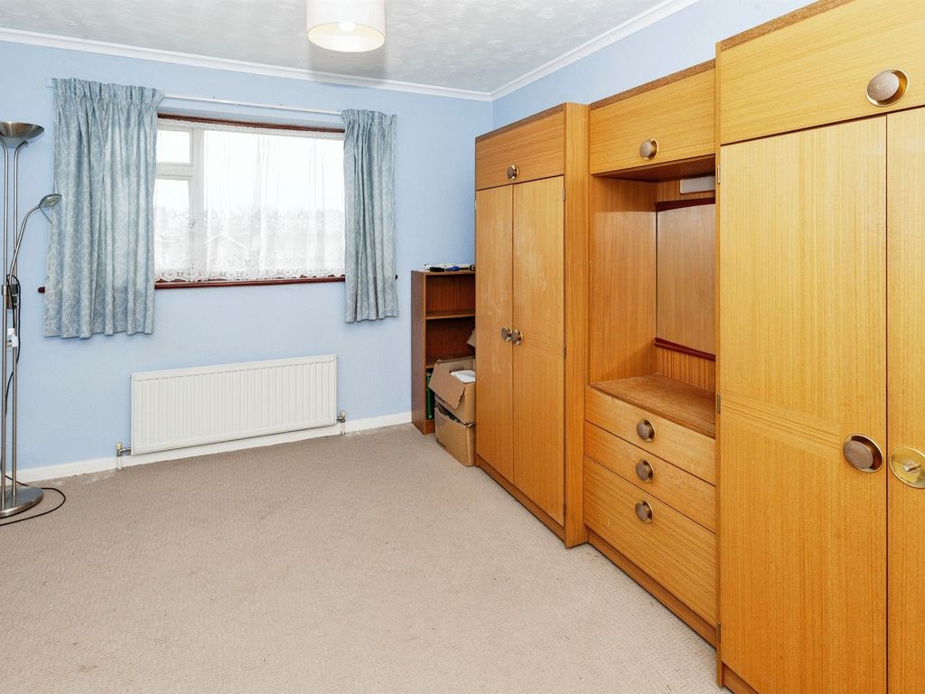 3 bed terraced house for sale in Wordsworth Road, Burnham, Slough SL2, £365,000