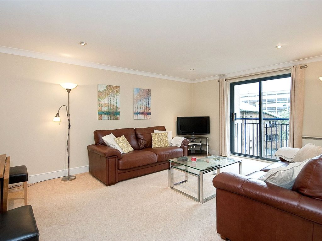 2 bed flat for sale in Bridgewater Square, London EC2Y, £780,000