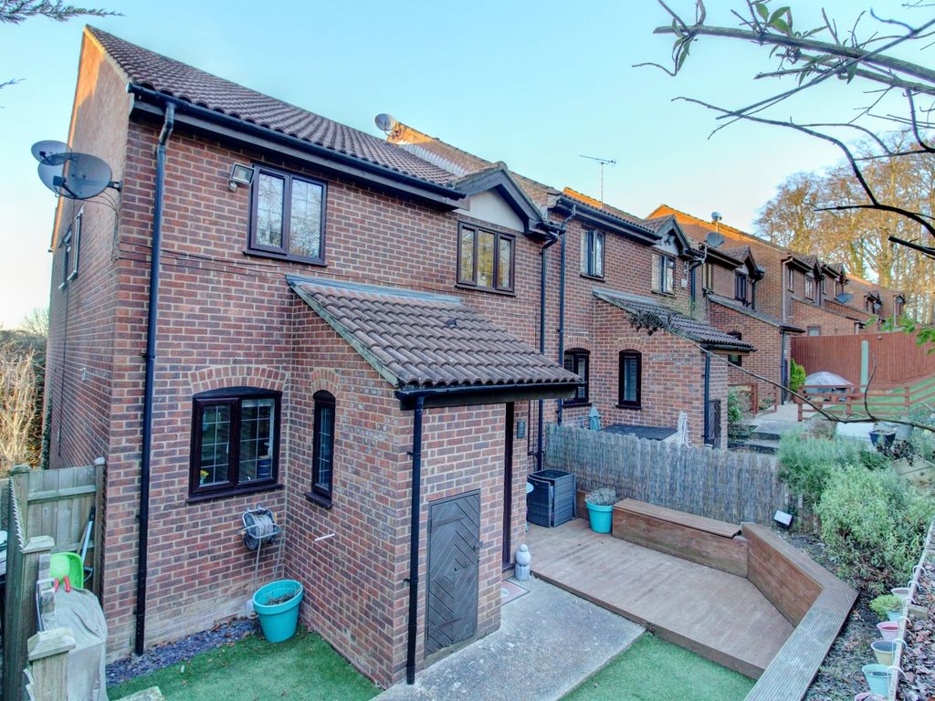 2 bed terraced house for sale in Green Hill, High Wycombe HP13, £300,000