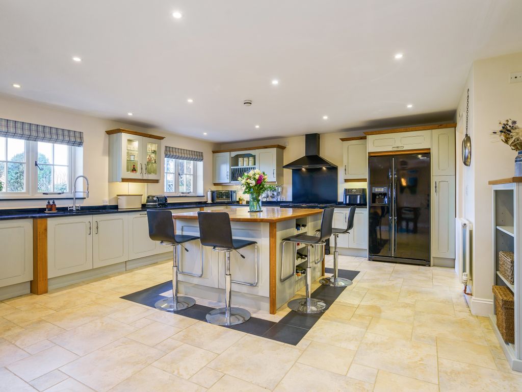 4 bed detached house for sale in Cockley Road, Farthinghoe NN13, £875,000