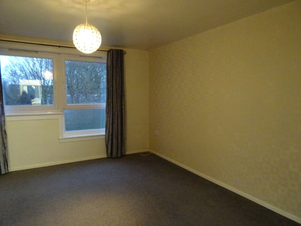 2 bed flat to rent in 245 Craigie Drive, Craigie, Dundee DD4, £650 pcm