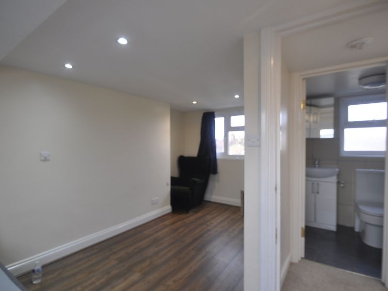 2 bed shared accommodation to rent in Harrow, 5Sb, UK HA3, £824 pcm