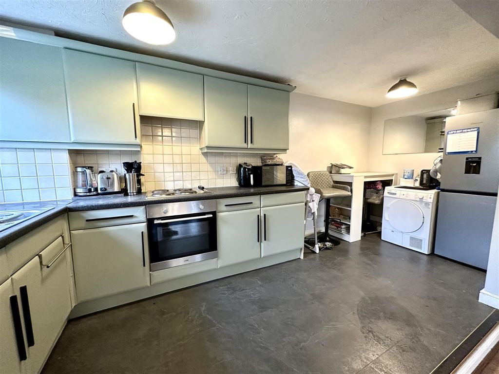 2 bed flat for sale in The Spinnakers, Aigburth, Liverpool L19, £160,000