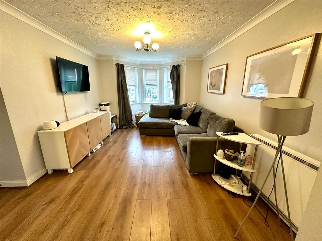 2 bed flat for sale in The Spinnakers, Aigburth, Liverpool L19, £160,000