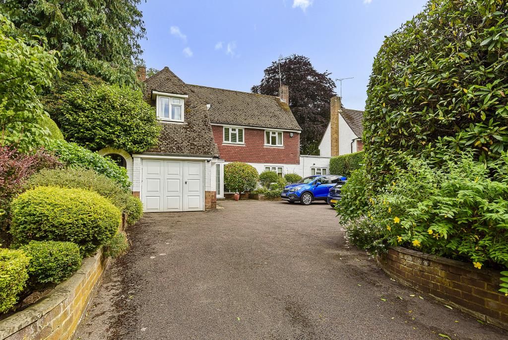 3 bed detached house for sale in Camberley, Surrey GU15, £800,000