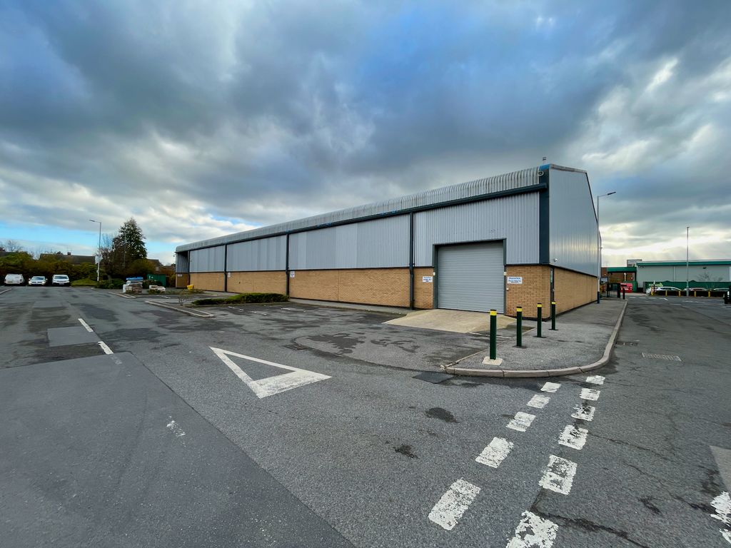 Industrial to let in Unit 1 Sundon Business Park, Dencora Way, Luton LU3, Non quoting