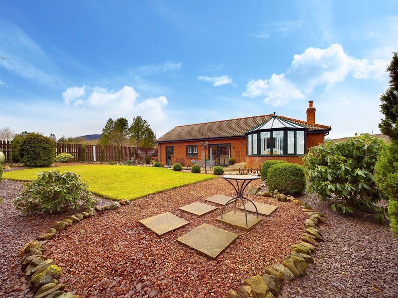 4 bed detached bungalow for sale in Castlehill Lane, Symington, Biggar ML12, £375,000