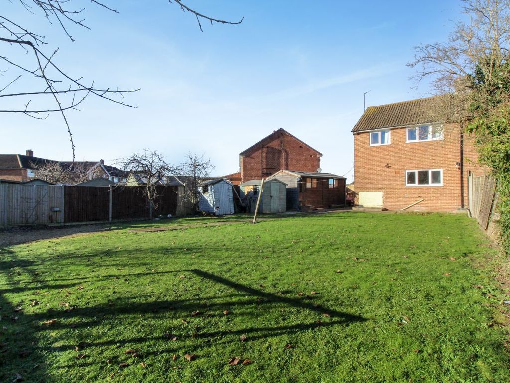 3 bed semi-detached house for sale in Gilwell Close, Bedford MK41, £340,000