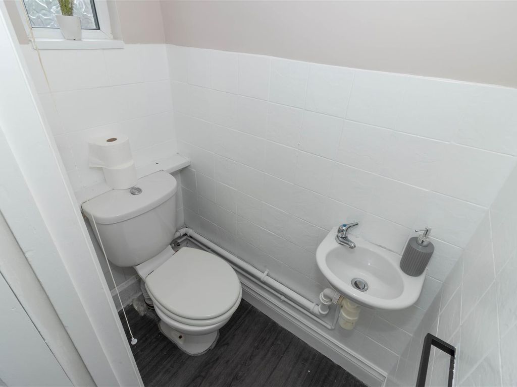 2 bed flat for sale in Angmering Way, Littlehampton BN16, £175,000