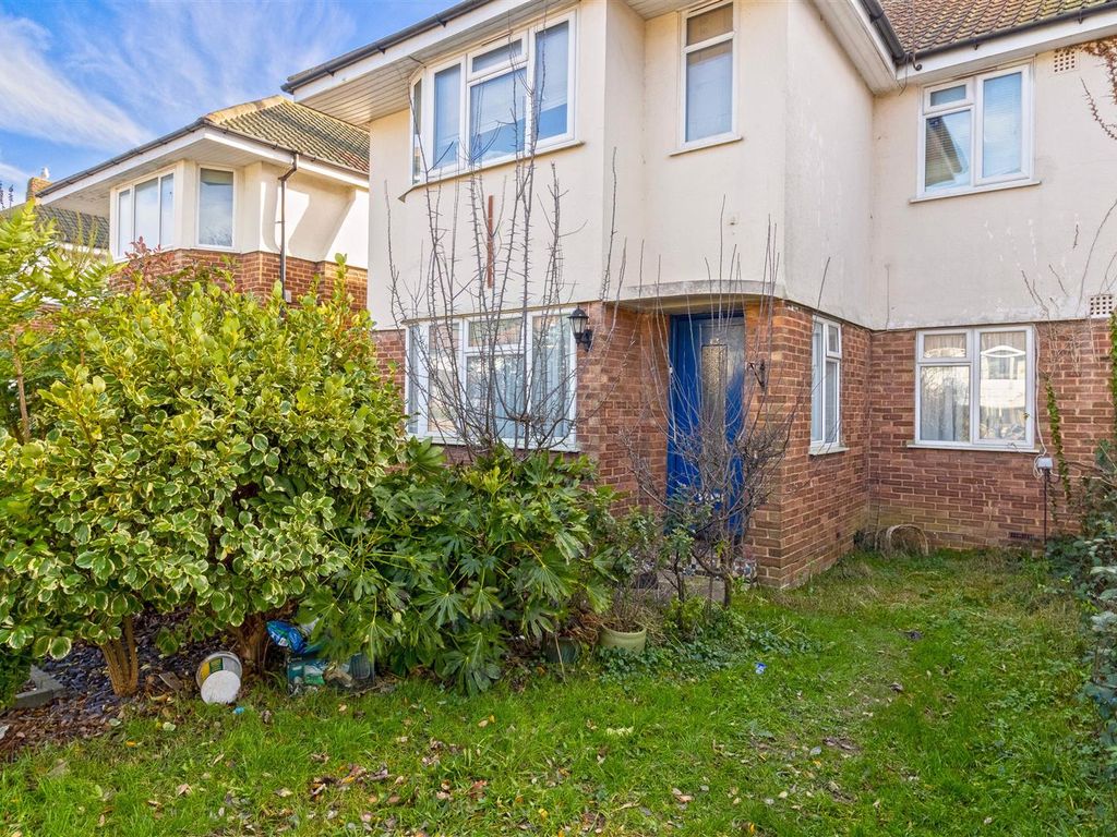 2 bed flat for sale in Ardingly Drive, Worthing BN12, £240,000