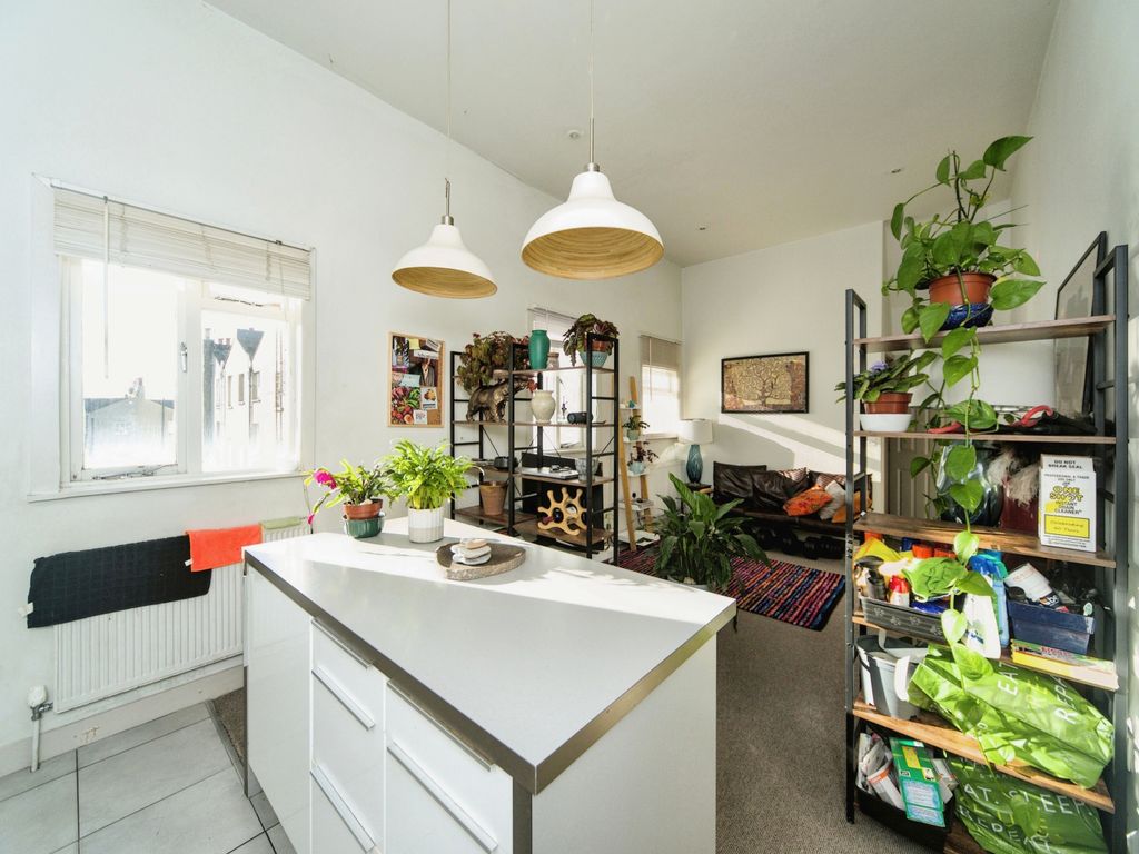 1 bed flat for sale in Montpelier Road, Brighton, East Sussex BN1, £315,000