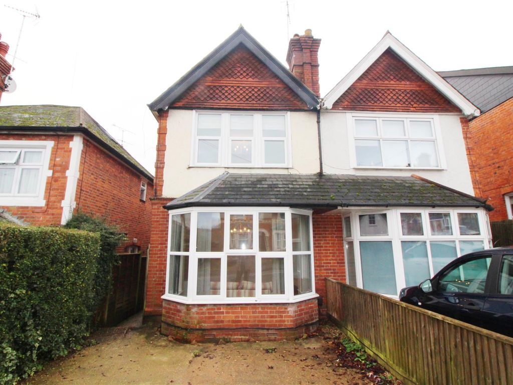 3 bed semi-detached house to rent in Priest Hill, Caversham, Reading RG4, £2,250 pcm