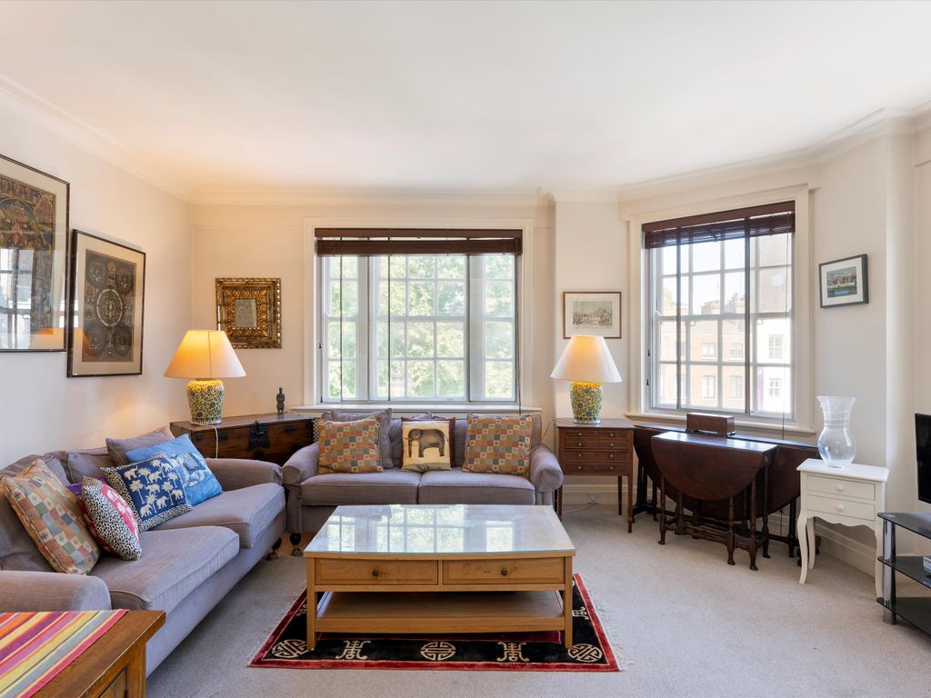 3 bed flat for sale in Ovington Court, Brompton Road, Knightsbridge SW3, £1,350,000