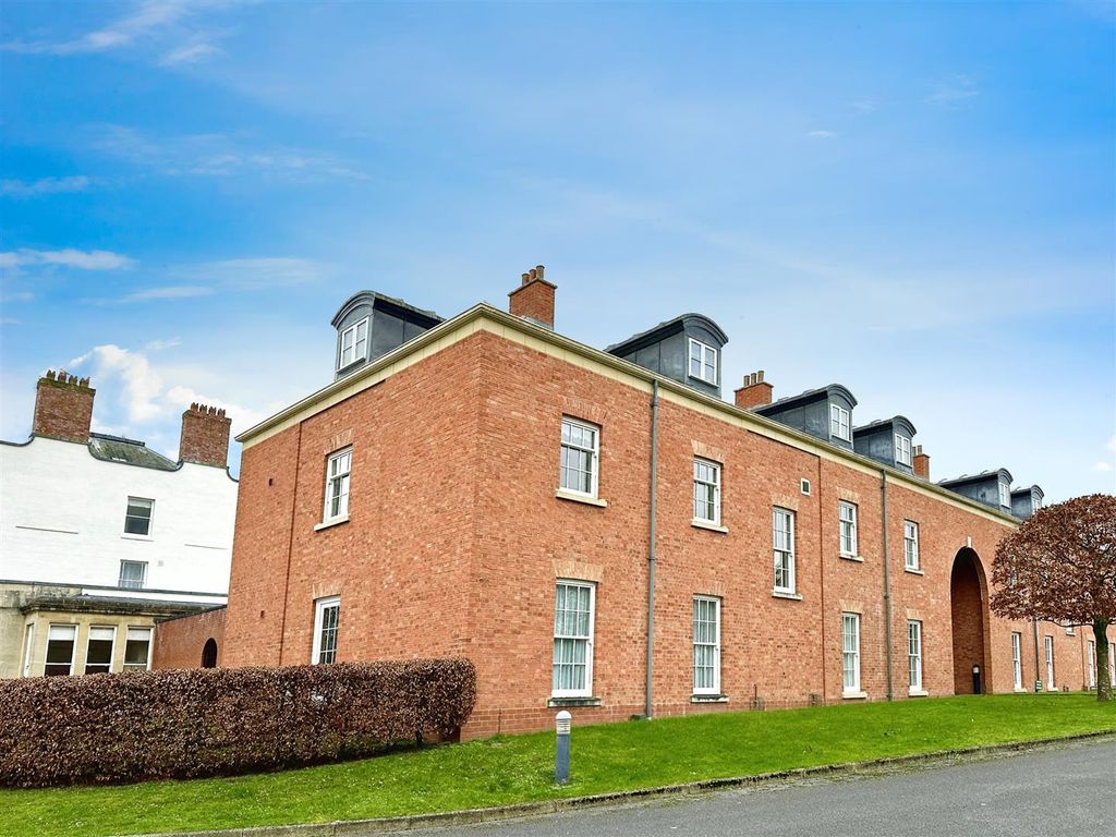 2 bed flat for sale in The Mount, Mount Way, Chepstow NP16, £350,000