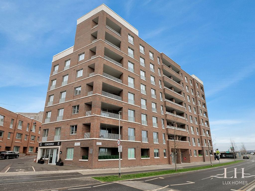 2 bed flat for sale in Flat 36, Hamilton Mansions, Barking IG11, £325,000