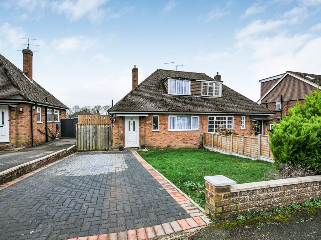 3 bed semi-detached bungalow for sale in Pennylets Green, Stoke Poges, Slough SL2, £625,000