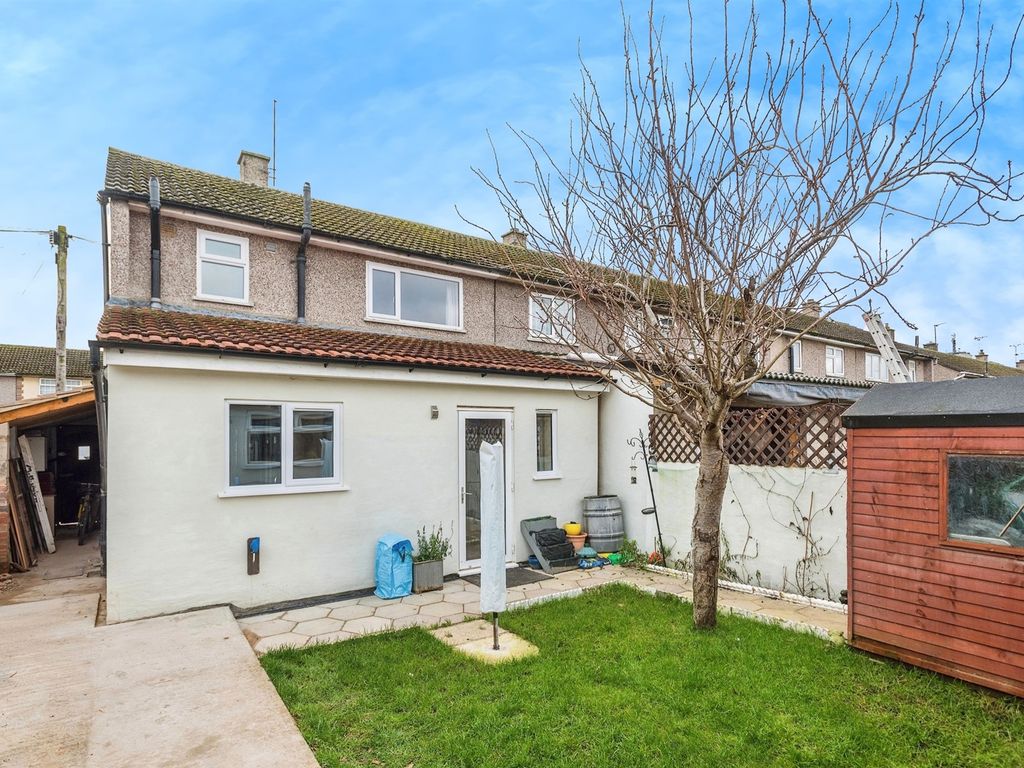 2 bed end terrace house for sale in Banwell Avenue, Swindon SN3, £230,000