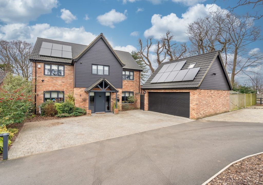 4 bed detached house for sale in Corton Long Lane, Corton, Lowestoft NR32, £850,000