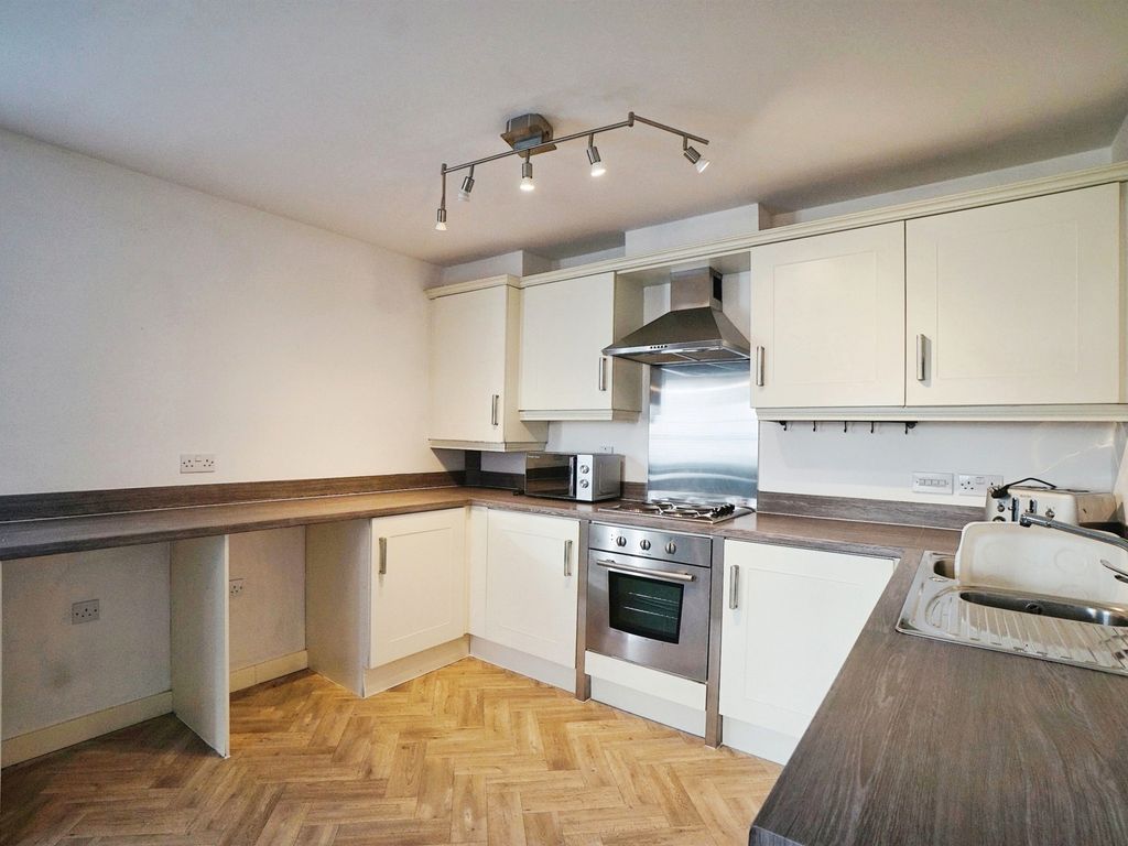 2 bed flat for sale in Old Coach Road, Runcorn WA7, £110,000